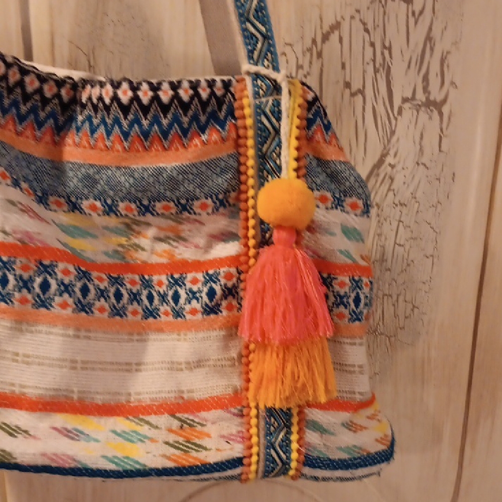 Colorful Patterned Shoulder Bag - Picture 4 of 9